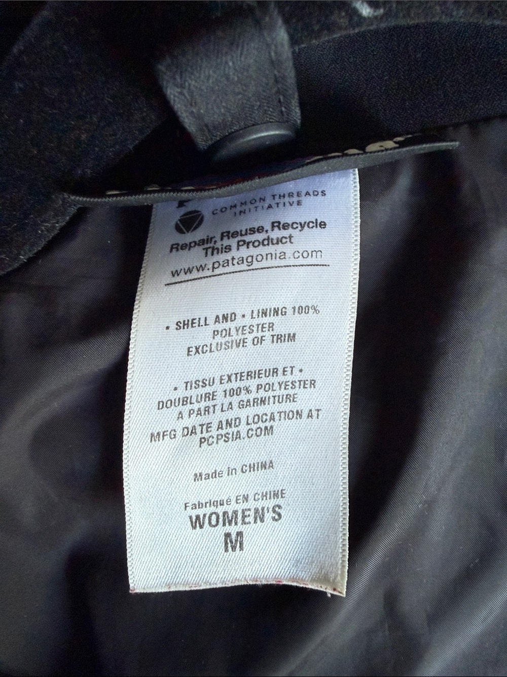 Patagonia Women’s Black Rain Jacket - Picture 6 of 7